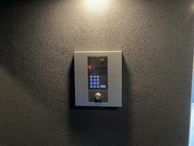 16/16 エントランス