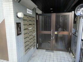 16/16 エントランス