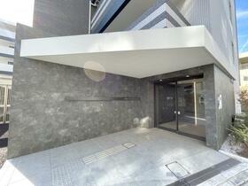 16/16 エントランス