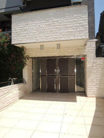 16/16 エントランス