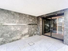 16/16 エントランス