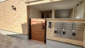 16/16 エントランス