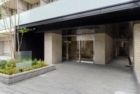 2/4 エントランス