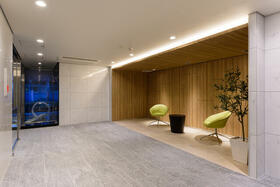 5/5 エントランス