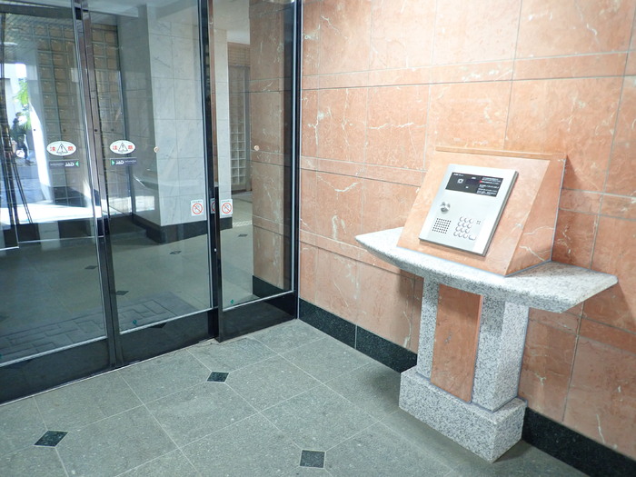 19/20 エントランス