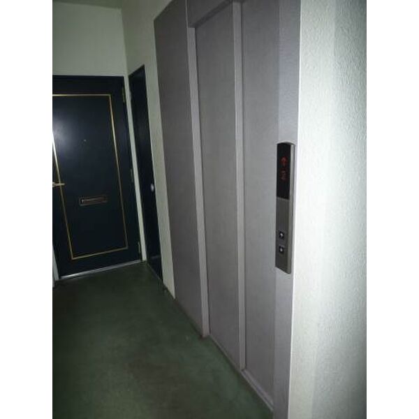 4/5 エントランス