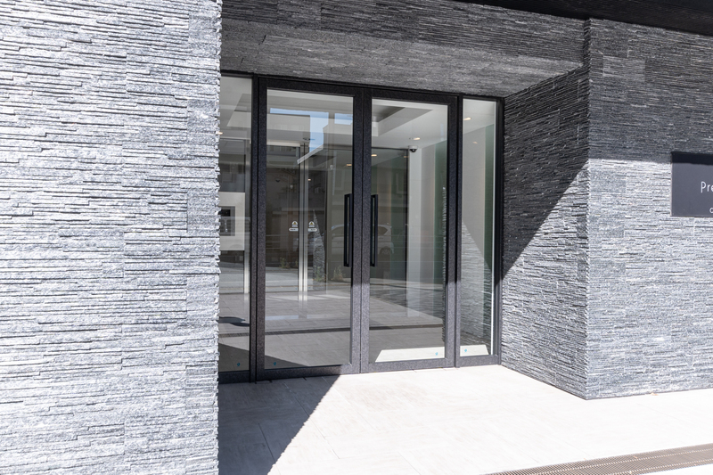 2/2 エントランス