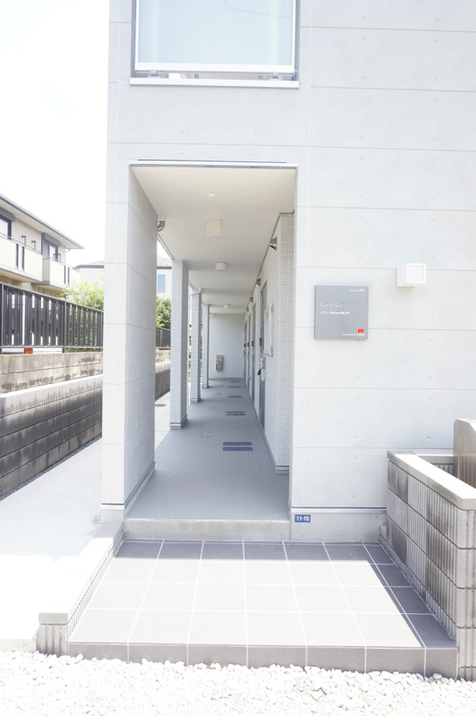 22/23 エントランス