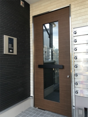 16/17 エントランス