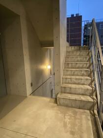 16/16 エントランス