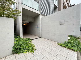 15/16 エントランス