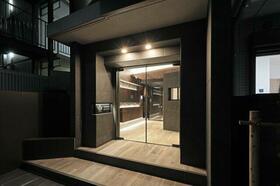 16/16 エントランス