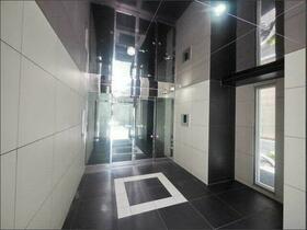 16/16 エントランス