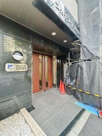 16/16 エントランス