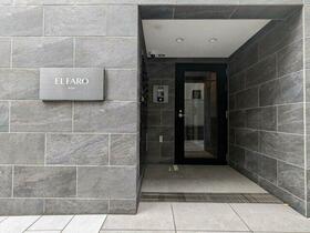 5/5 エントランス