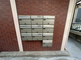 2/2 エントランス