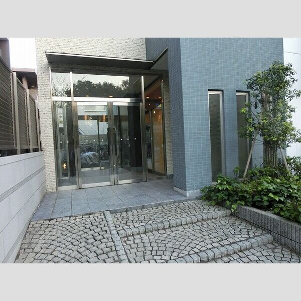 2/4 エントランス