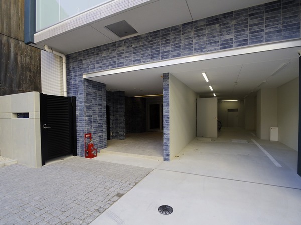 15/16 エントランス