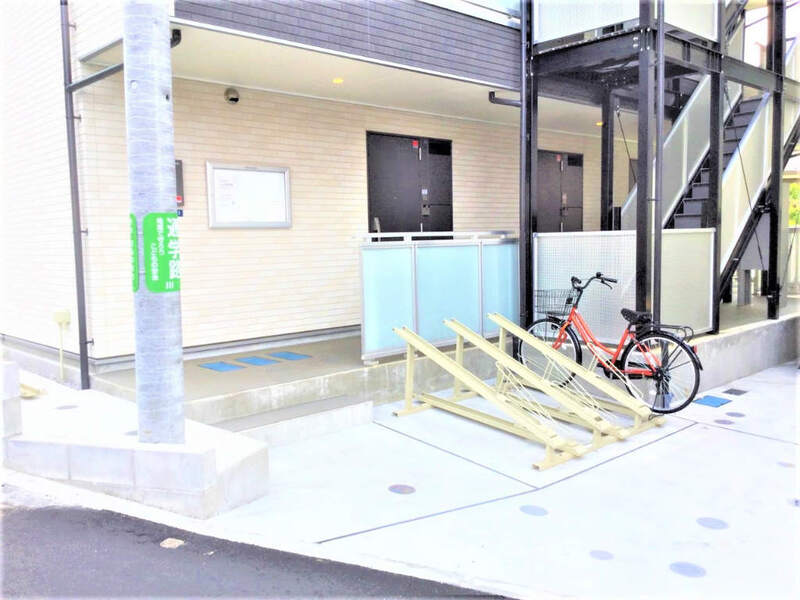 24/30 エントランス