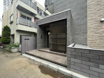 2/2 エントランス