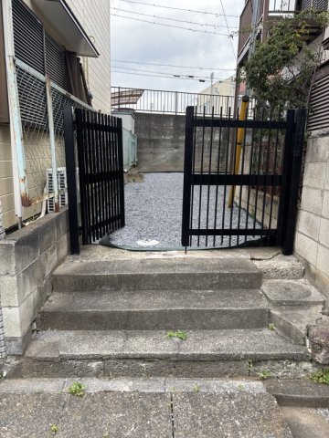 22/22 エントランス