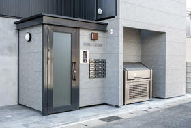 16/16 エントランス