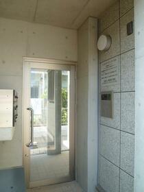 16/16 エントランス