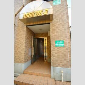 5/5 エントランス