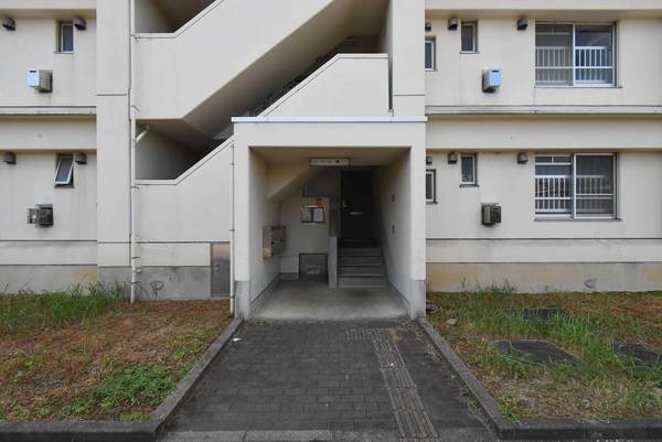 15/17 エントランス