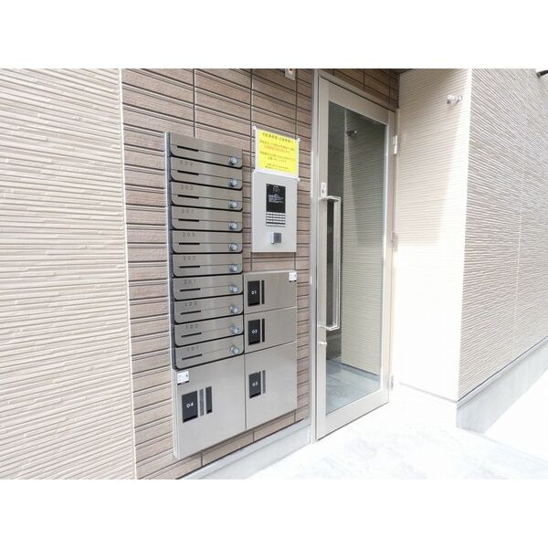 2/2 エントランス