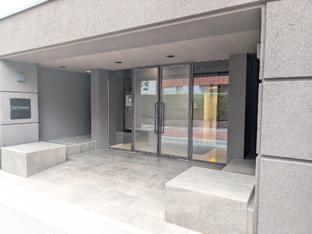 19/20 エントランス