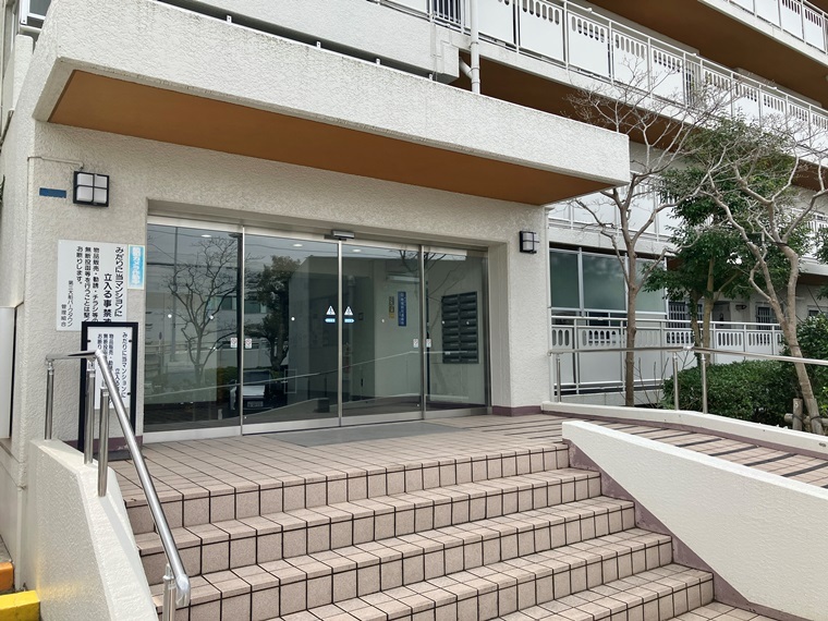 15/16 エントランス