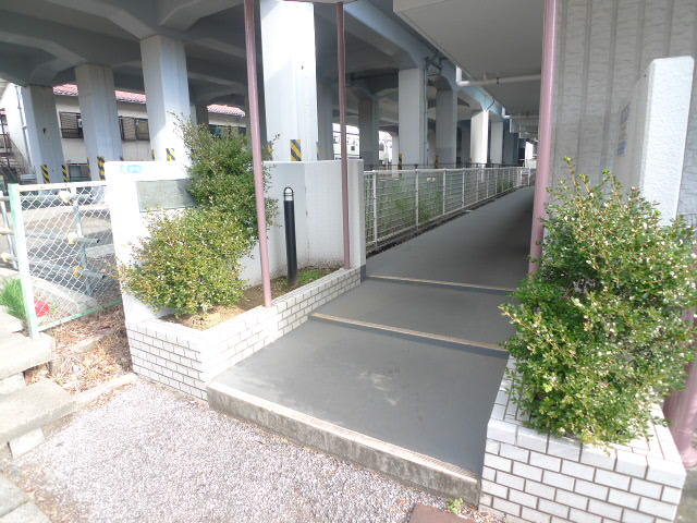 2/2 エントランス