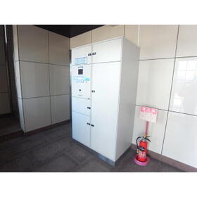 16/16 エントランス