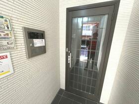 14/14 エントランス