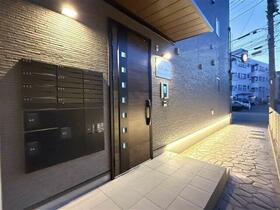 16/16 エントランス