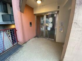 15/16 エントランス