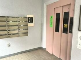 2/2 エントランス