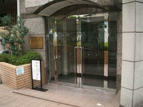 2/2 エントランス