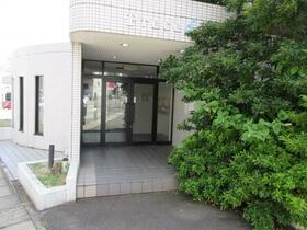 16/17 エントランス