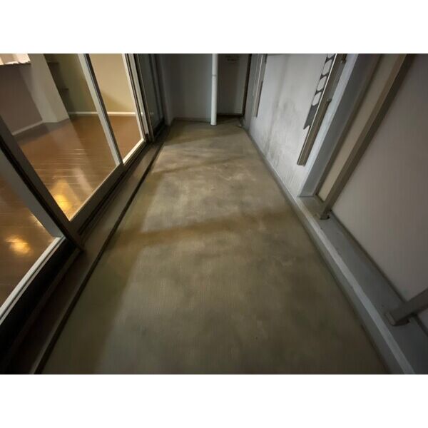 13/21 バルコニー