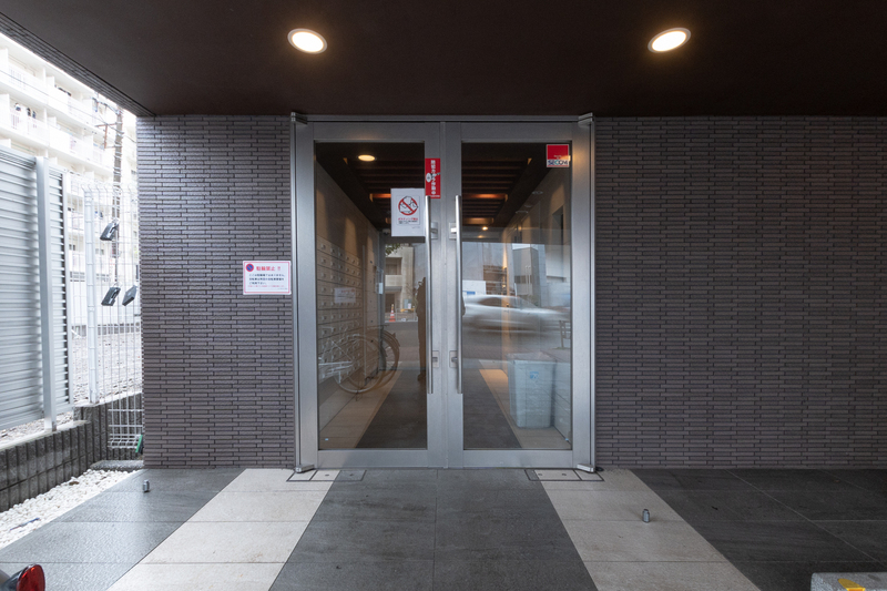 5/5 エントランス