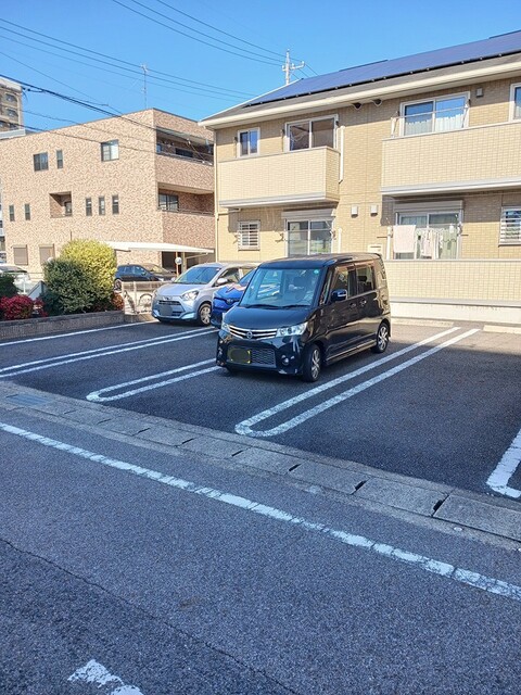 13/19 駐車場