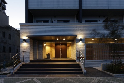 16/17 エントランス