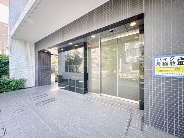 16/26 エントランス