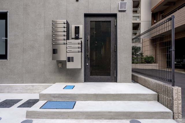 20/23 エントランス