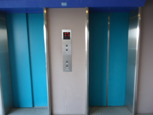 21/23 エントランス