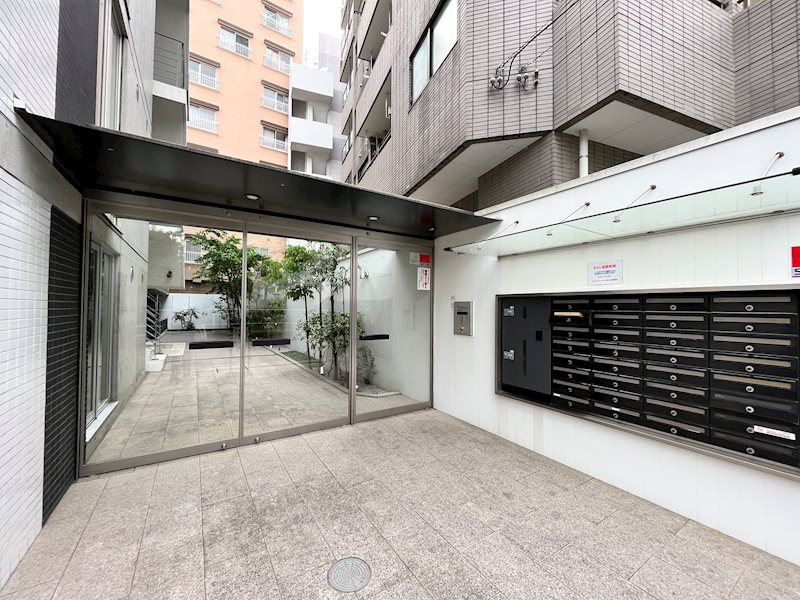 15/18 エントランス