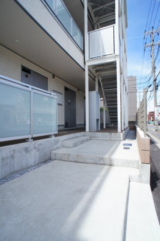 2/2 エントランス