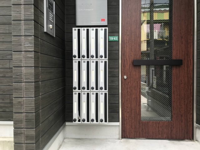 16/17 エントランス